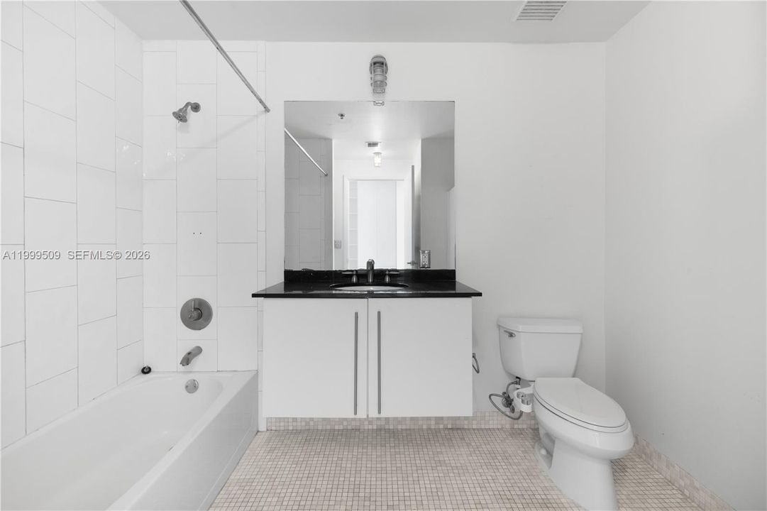For Sale: $295,000 (0 beds, 1 baths, 618 Square Feet)