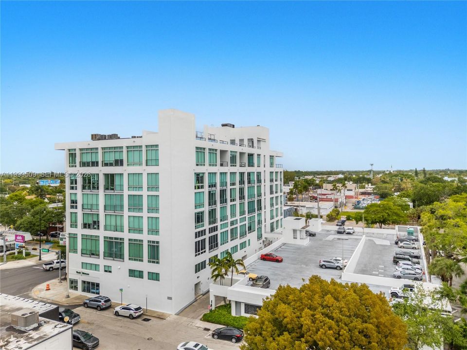 For Sale: $295,000 (0 beds, 1 baths, 618 Square Feet)
