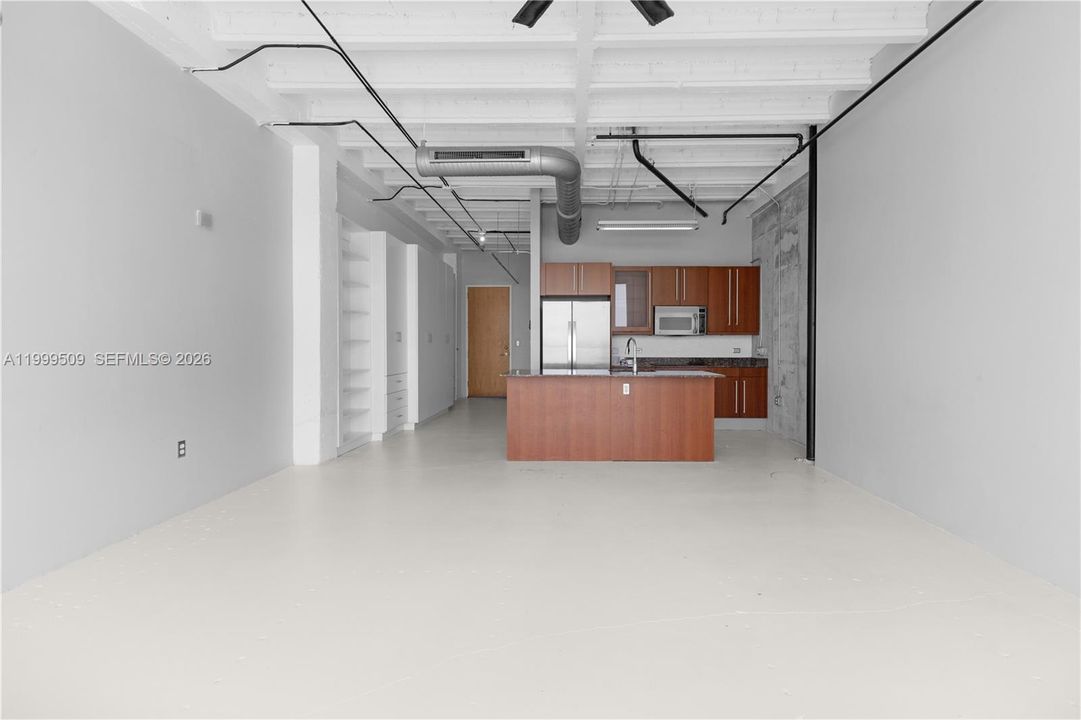 For Sale: $295,000 (0 beds, 1 baths, 618 Square Feet)