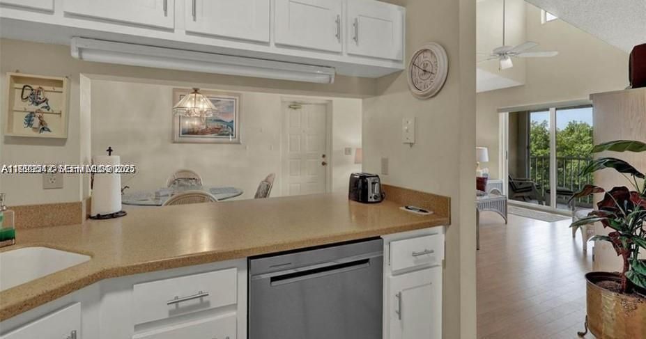 For Rent: $2,500 (2 beds, 2 baths, 1090 Square Feet)