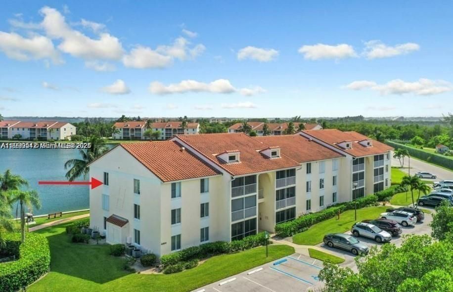 For Rent: $2,500 (2 beds, 2 baths, 1090 Square Feet)