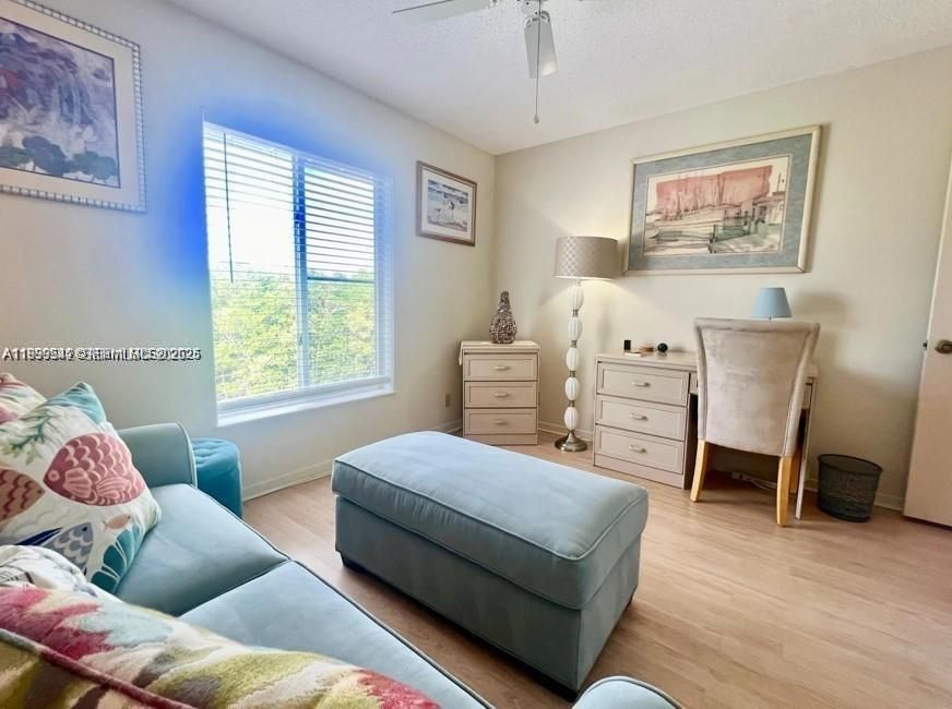 For Rent: $2,500 (2 beds, 2 baths, 1090 Square Feet)