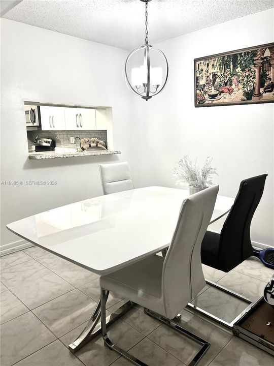 Activo con contrato: $295,000 (2 camas, 1 baños, 1152 Pies cuadrados)