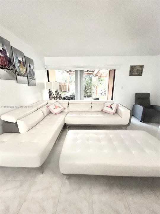 Activo con contrato: $295,000 (2 camas, 1 baños, 1152 Pies cuadrados)