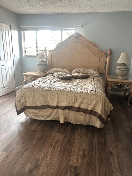 Activo con contrato: $295,000 (2 camas, 1 baños, 1152 Pies cuadrados)