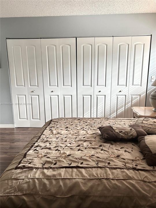 Activo con contrato: $295,000 (2 camas, 1 baños, 1152 Pies cuadrados)