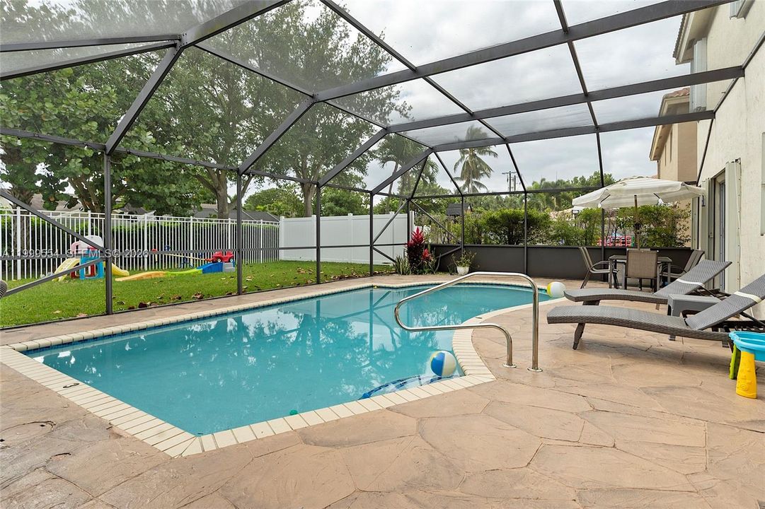 For Sale: $675,000 (4 beds, 2 baths, 2058 Square Feet)