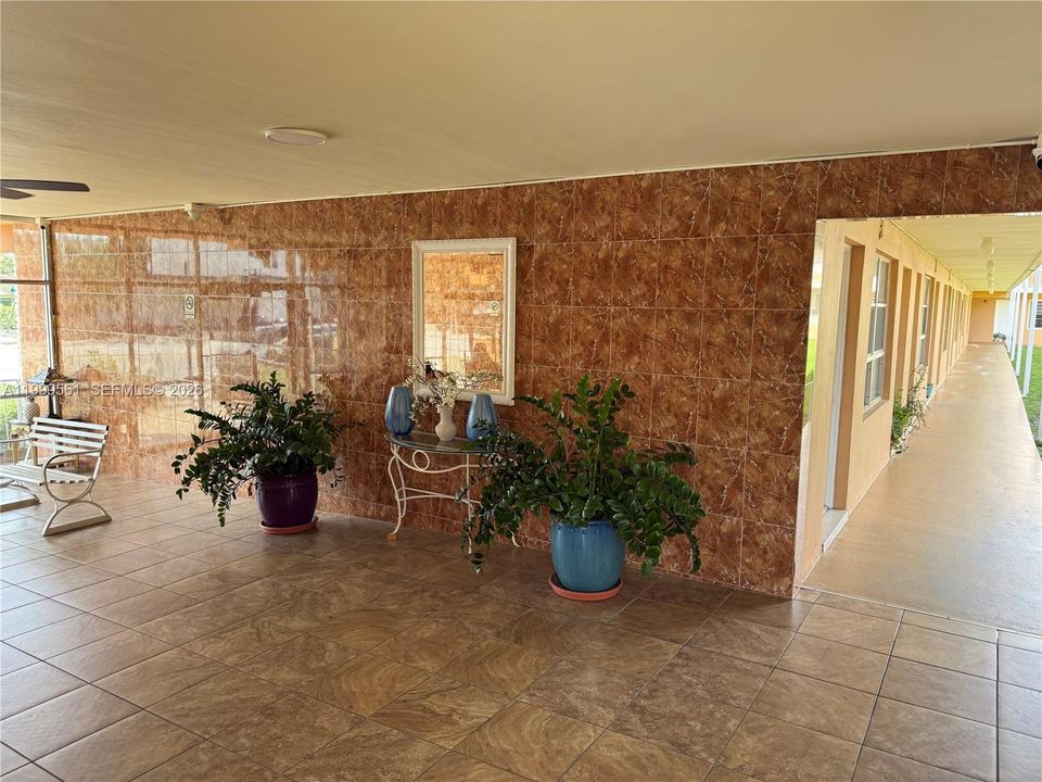 For Sale: $175,000 (1 beds, 1 baths, 540 Square Feet)