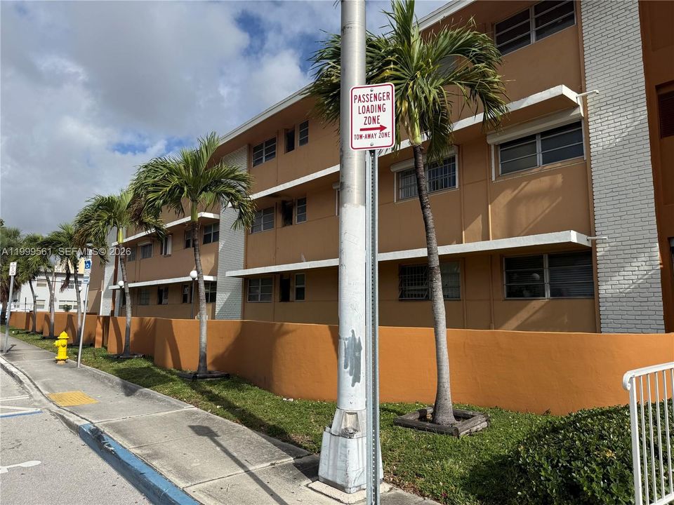For Sale: $175,000 (1 beds, 1 baths, 540 Square Feet)