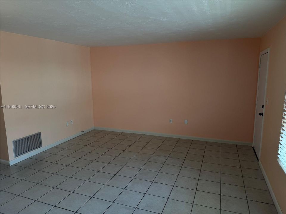 For Sale: $175,000 (1 beds, 1 baths, 540 Square Feet)