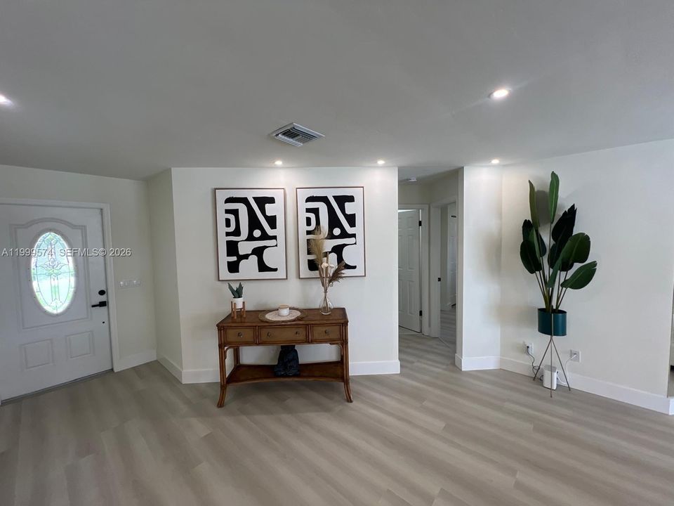 В аренду: $2,700 (3 спален, 2 ванн, 1620 Квадратных фут)