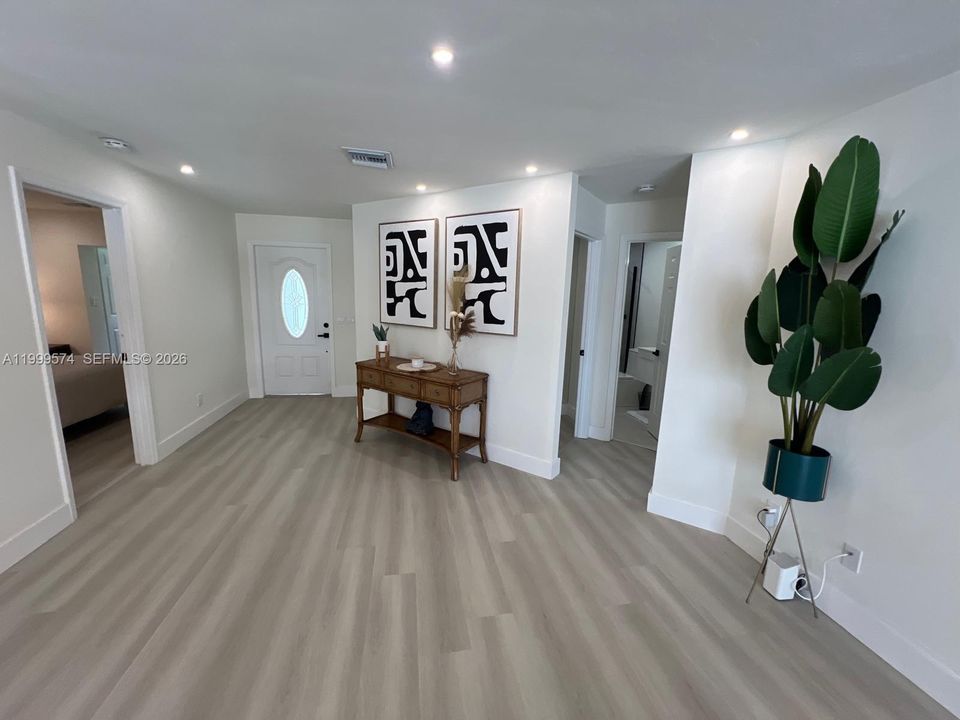 В аренду: $2,700 (3 спален, 2 ванн, 1620 Квадратных фут)