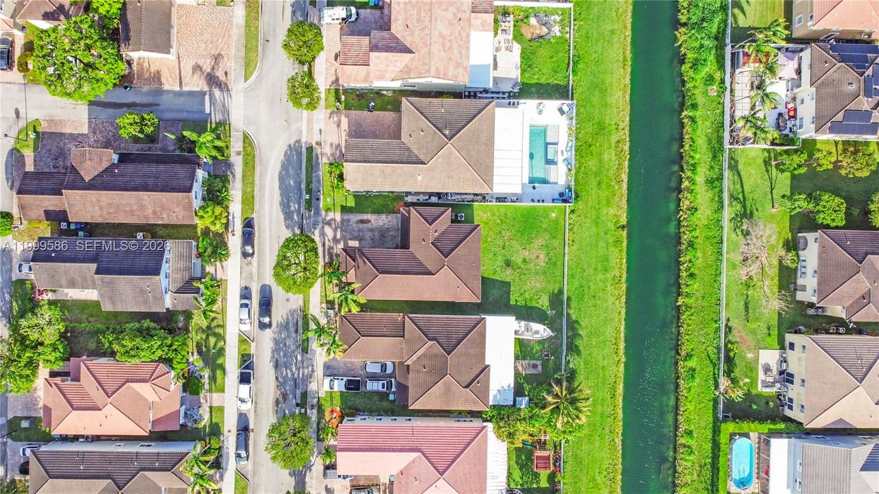 На продажу: $575,000 (3 спален, 2 ванн, 2641 Квадратных фут)