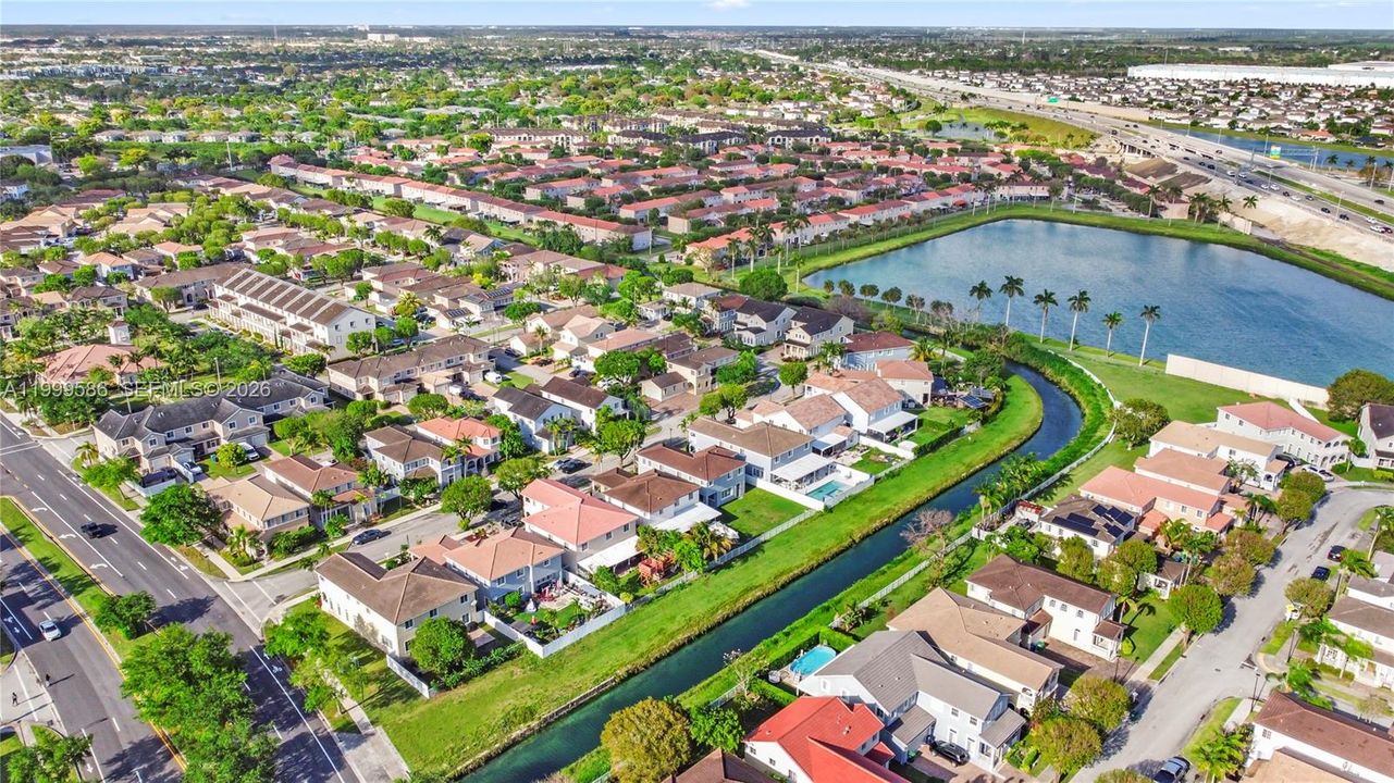 На продажу: $575,000 (3 спален, 2 ванн, 2641 Квадратных фут)