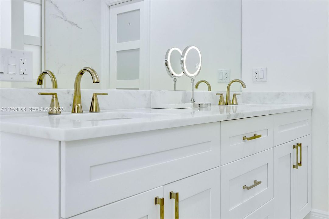 Recently Sold: $1,650,000 (4 beds, 3 baths, 2247 Square Feet)