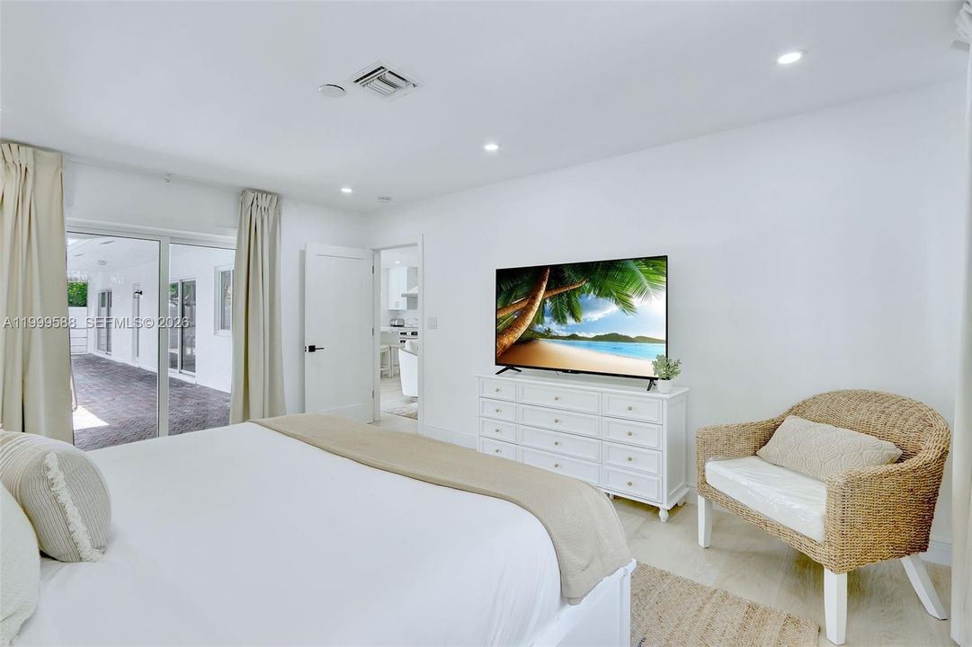 Recently Sold: $1,650,000 (4 beds, 3 baths, 2247 Square Feet)