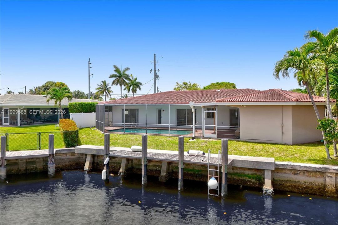 Recently Sold: $1,650,000 (4 beds, 3 baths, 2247 Square Feet)