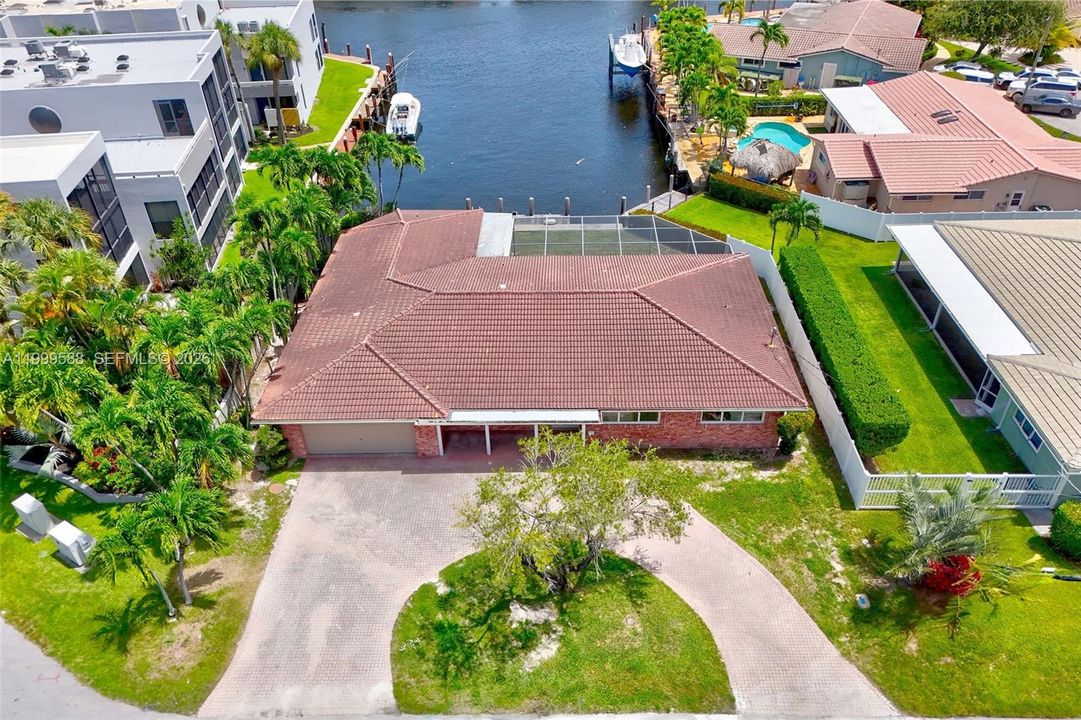 Recently Sold: $1,650,000 (4 beds, 3 baths, 2247 Square Feet)