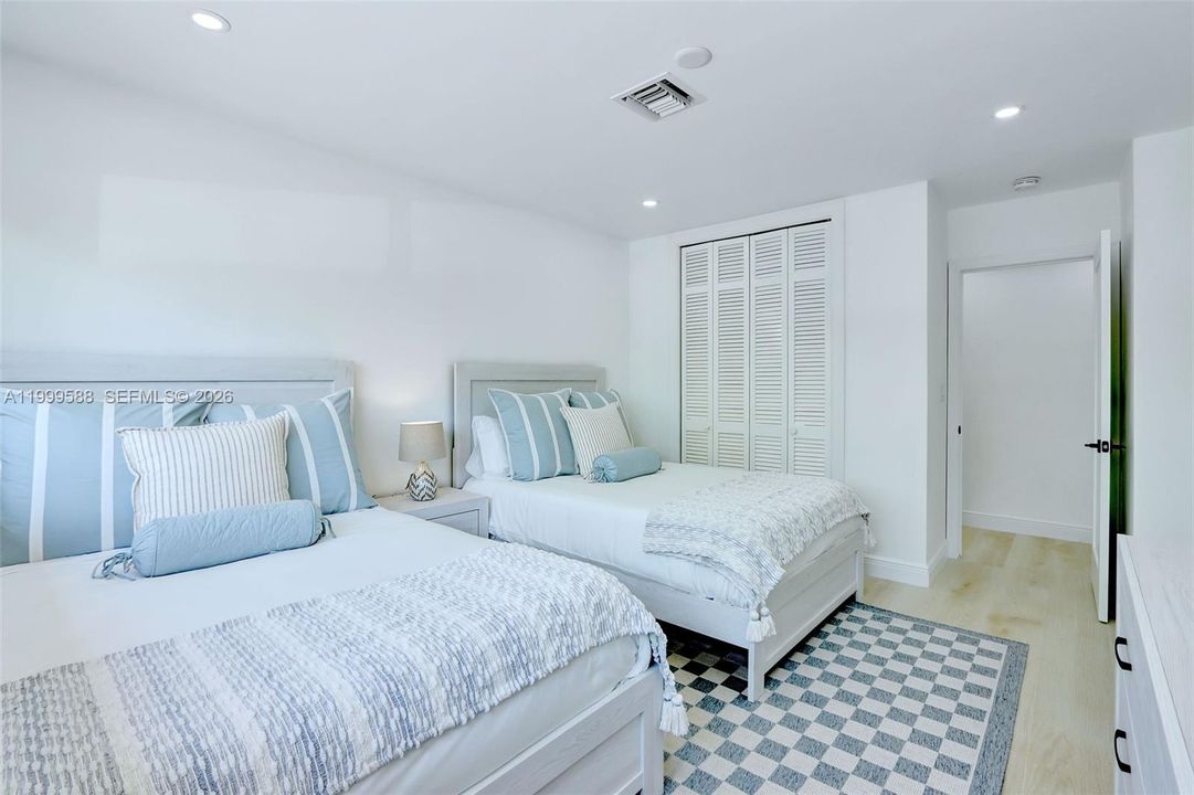 Recently Sold: $1,650,000 (4 beds, 3 baths, 2247 Square Feet)