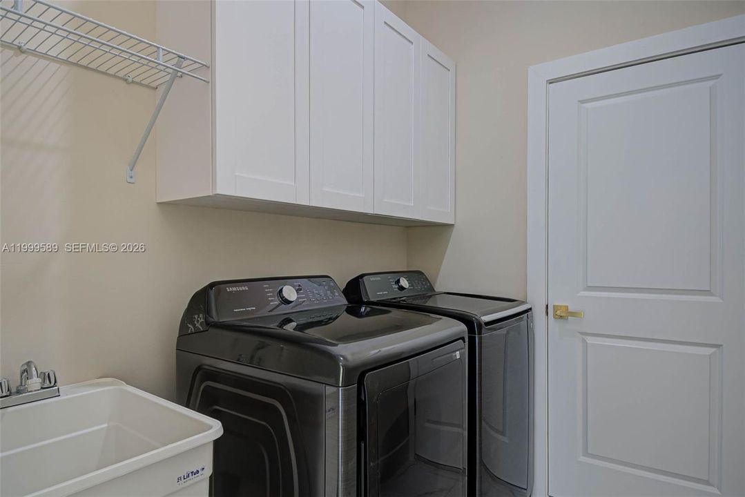 En Venta: $319,900 (3 camas, 2 baños, 1632 Pies cuadrados)