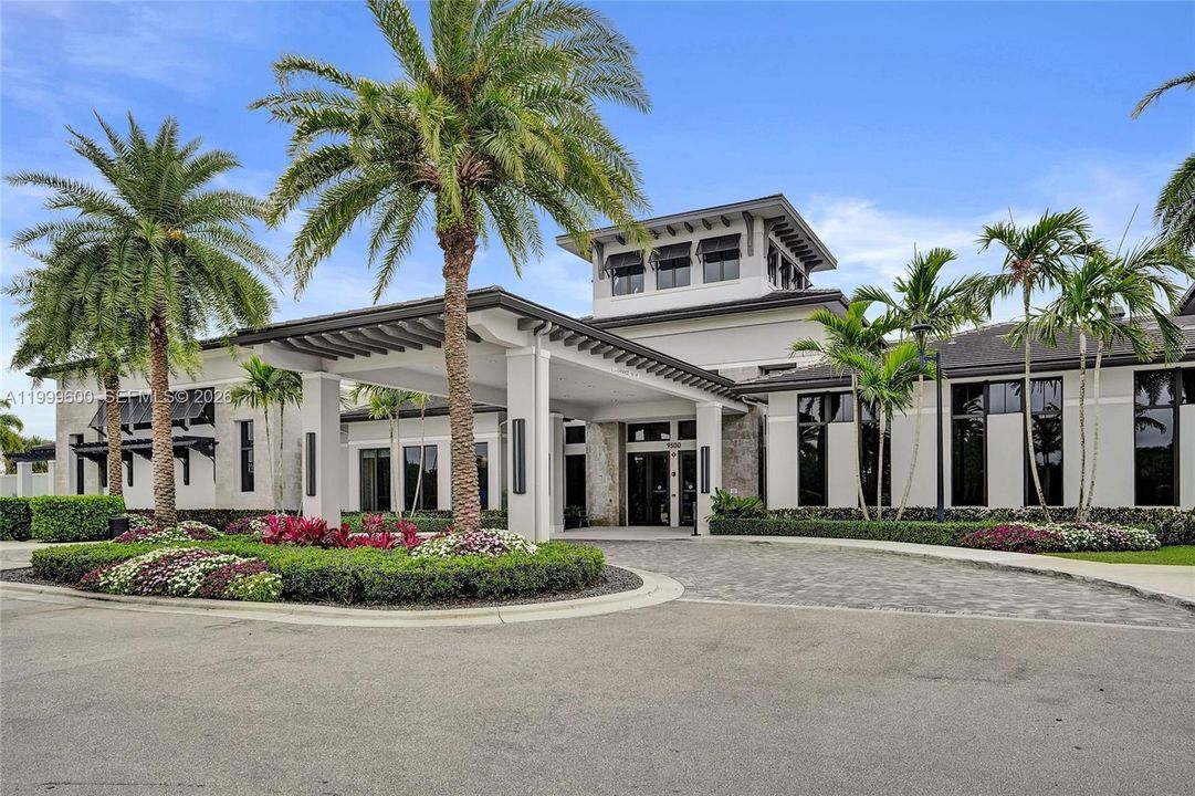 Vendido Recientemente: $3,299,999 (7 camas, 8 baños, 5782 Pies cuadrados)