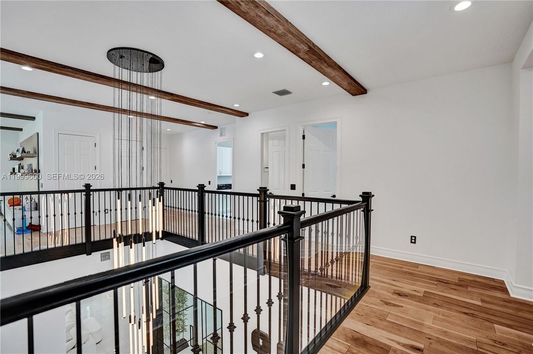 Vendido Recientemente: $3,299,999 (7 camas, 8 baños, 5782 Pies cuadrados)