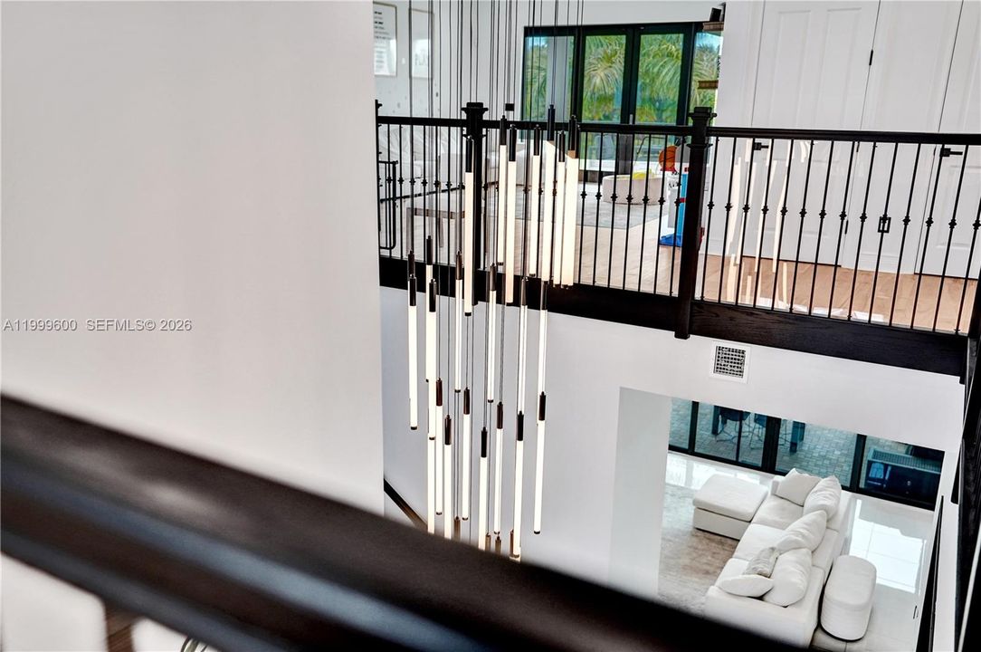 Vendido Recientemente: $3,299,999 (7 camas, 8 baños, 5782 Pies cuadrados)