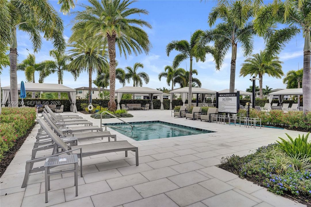 Vendido Recientemente: $3,299,999 (7 camas, 8 baños, 5782 Pies cuadrados)