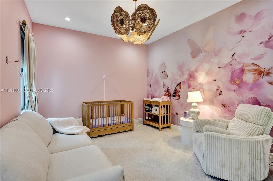 Vendido Recientemente: $3,299,999 (7 camas, 8 baños, 5782 Pies cuadrados)