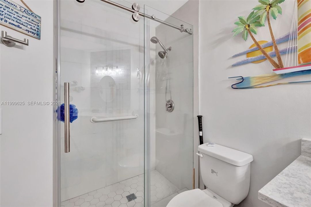 For Sale: $269,900 (2 beds, 2 baths, 1298 Square Feet)