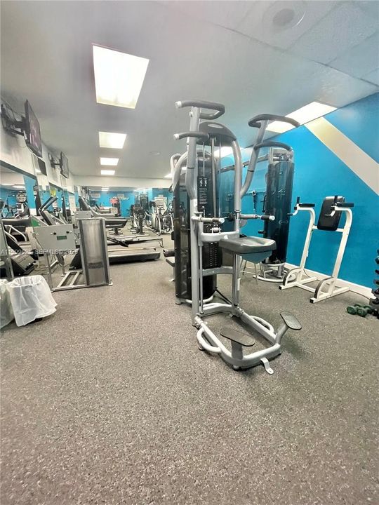 For Sale: $269,900 (2 beds, 2 baths, 1298 Square Feet)