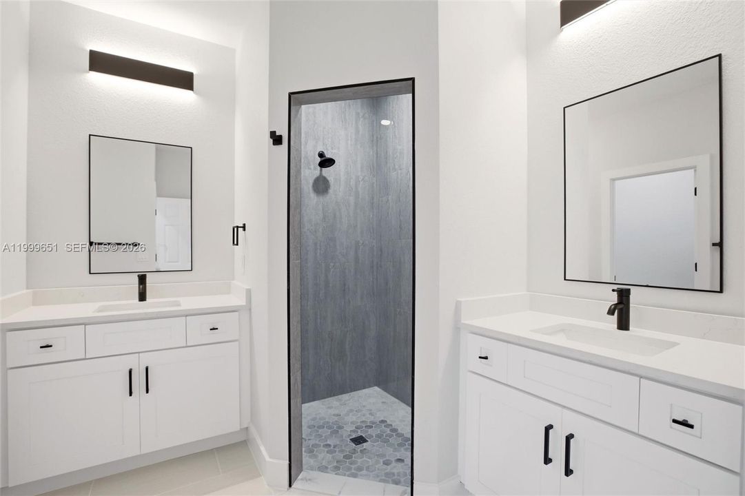 На продажу: $329,900 (3 спален, 2 ванн, 0 Квадратных фут)