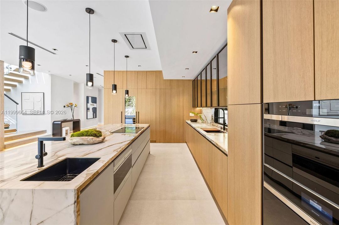 For Sale: $3,650,000 (3 beds, 3 baths, 3085 Square Feet)