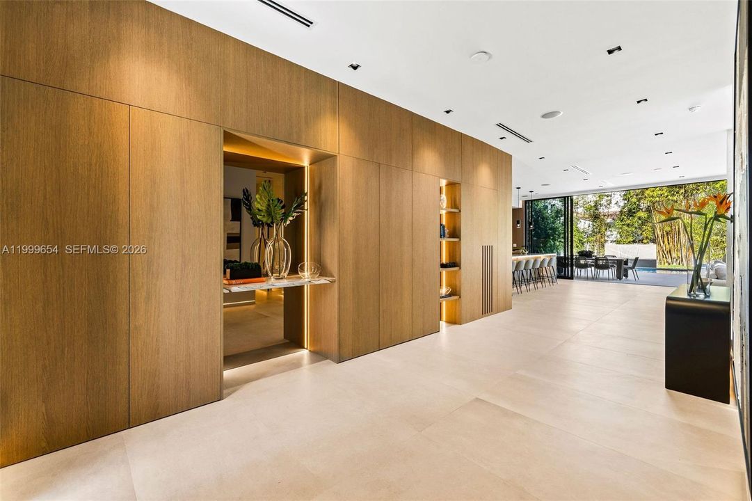 For Sale: $3,650,000 (3 beds, 3 baths, 3085 Square Feet)