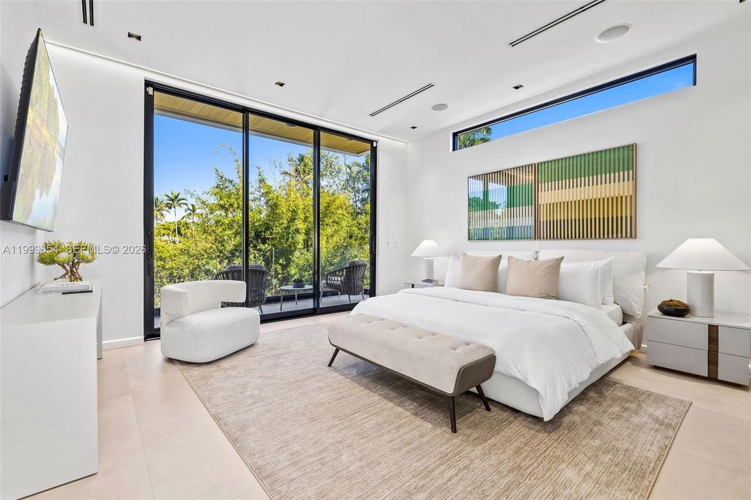 For Sale: $3,650,000 (3 beds, 3 baths, 3085 Square Feet)