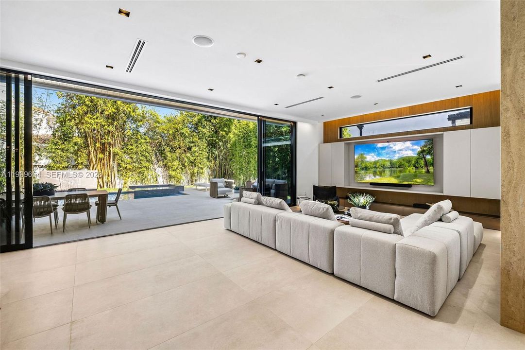 For Sale: $3,650,000 (3 beds, 3 baths, 3085 Square Feet)