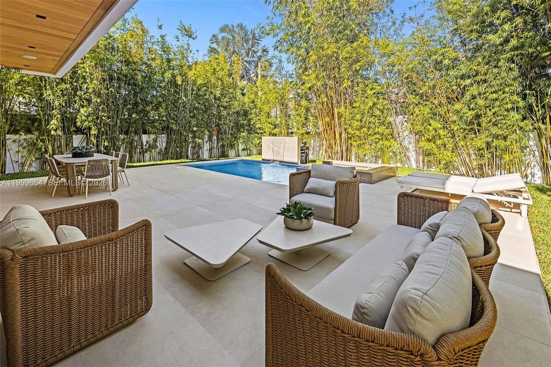 For Sale: $3,650,000 (3 beds, 3 baths, 3085 Square Feet)