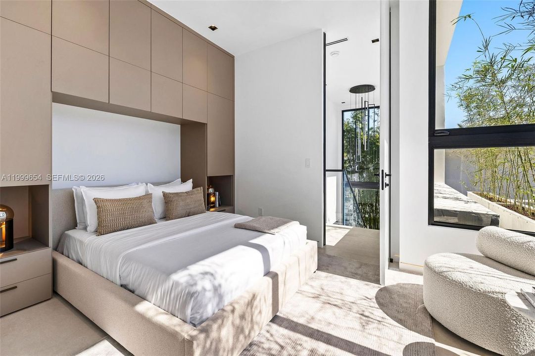 For Sale: $3,650,000 (3 beds, 3 baths, 3085 Square Feet)