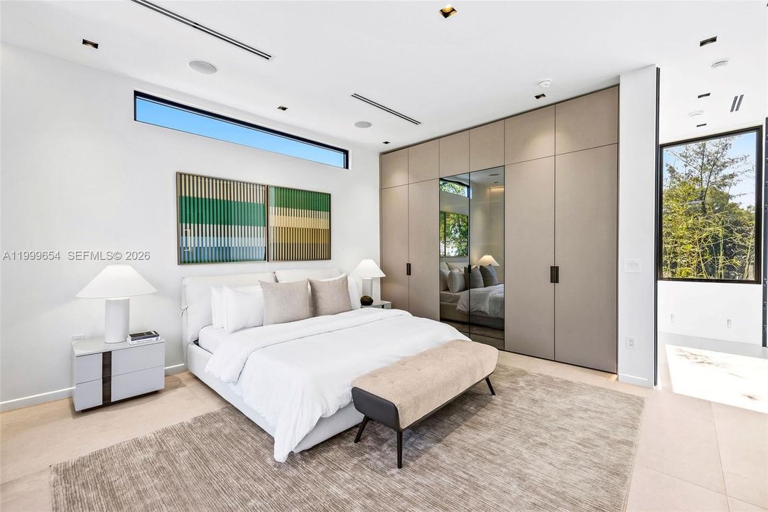For Sale: $3,650,000 (3 beds, 3 baths, 3085 Square Feet)