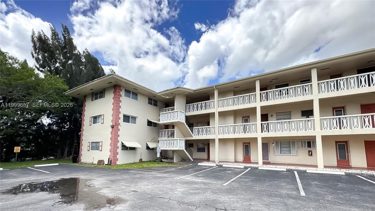 Activo con contrato: $95,000 (1 camas, 1 baños, 748 Pies cuadrados)