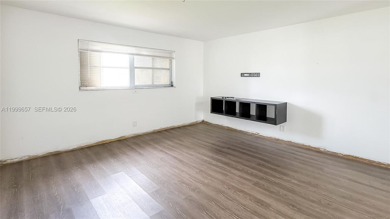 Activo con contrato: $95,000 (1 camas, 1 baños, 748 Pies cuadrados)