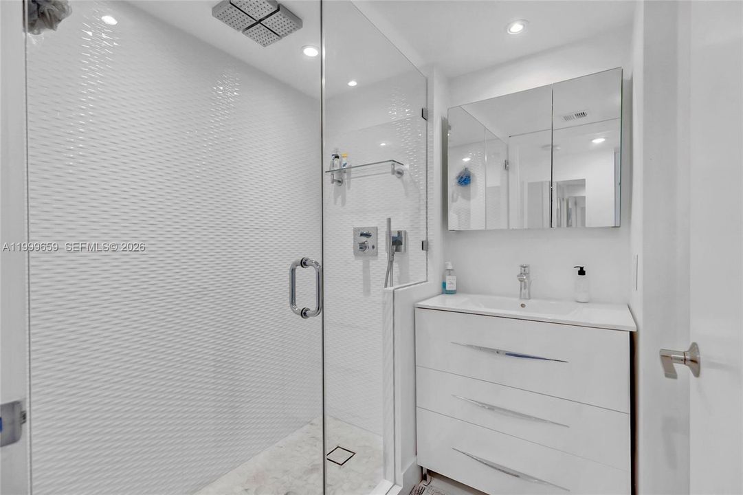 Active With Contract: $8,000 (3 beds, 2 baths, 1700 Square Feet)