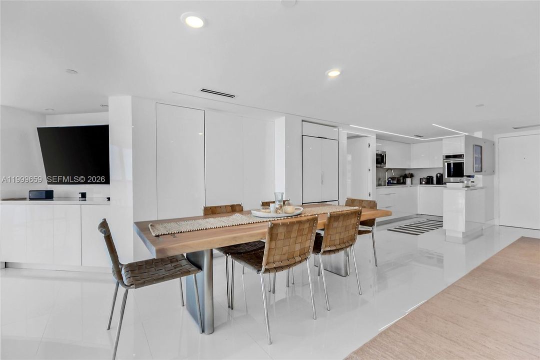 Active With Contract: $8,000 (3 beds, 2 baths, 1700 Square Feet)