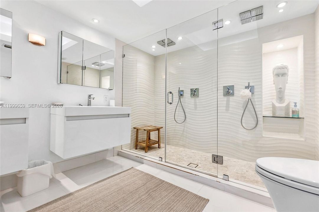 Active With Contract: $8,000 (3 beds, 2 baths, 1700 Square Feet)