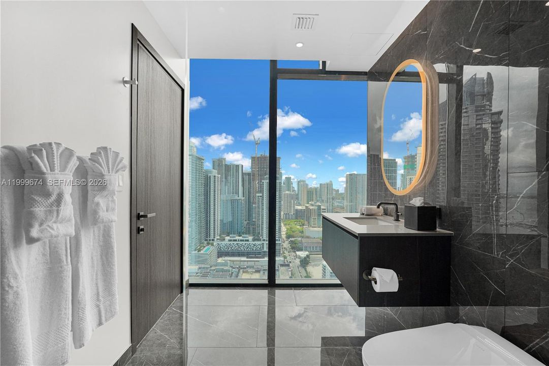 For Sale: $1,563,200 (2 beds, 2 baths, 977 Square Feet)