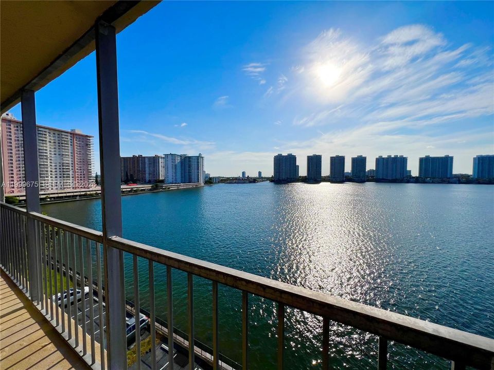 For Sale: $565,000 (3 beds, 2 baths, 1570 Square Feet)