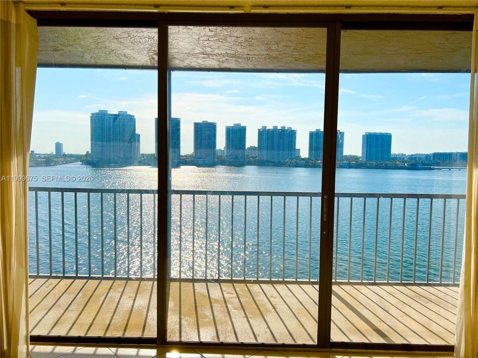 For Sale: $565,000 (3 beds, 2 baths, 1570 Square Feet)
