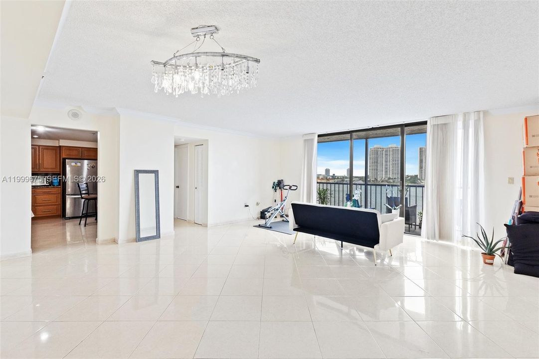 For Sale: $565,000 (3 beds, 2 baths, 1570 Square Feet)