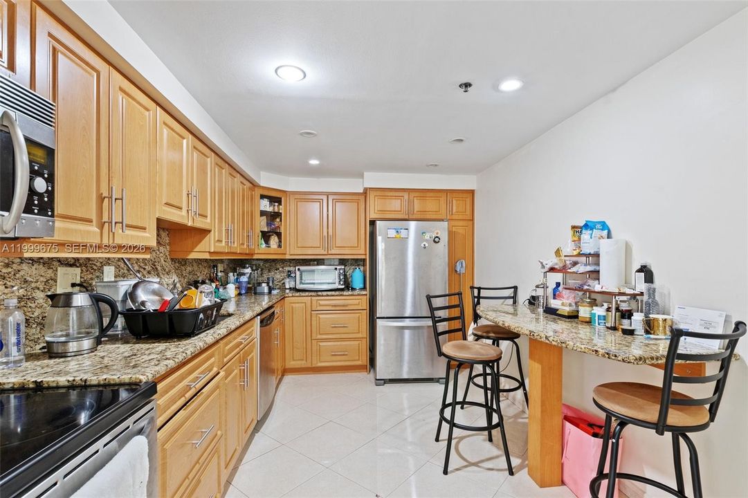 For Sale: $565,000 (3 beds, 2 baths, 1570 Square Feet)