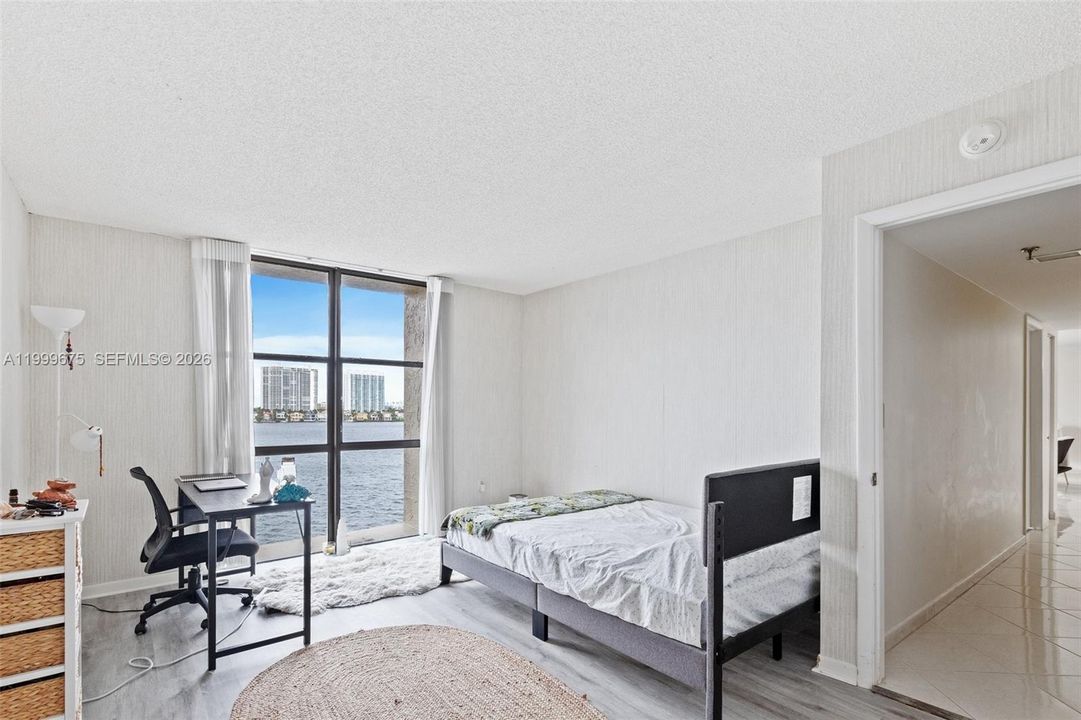 For Sale: $565,000 (3 beds, 2 baths, 1570 Square Feet)